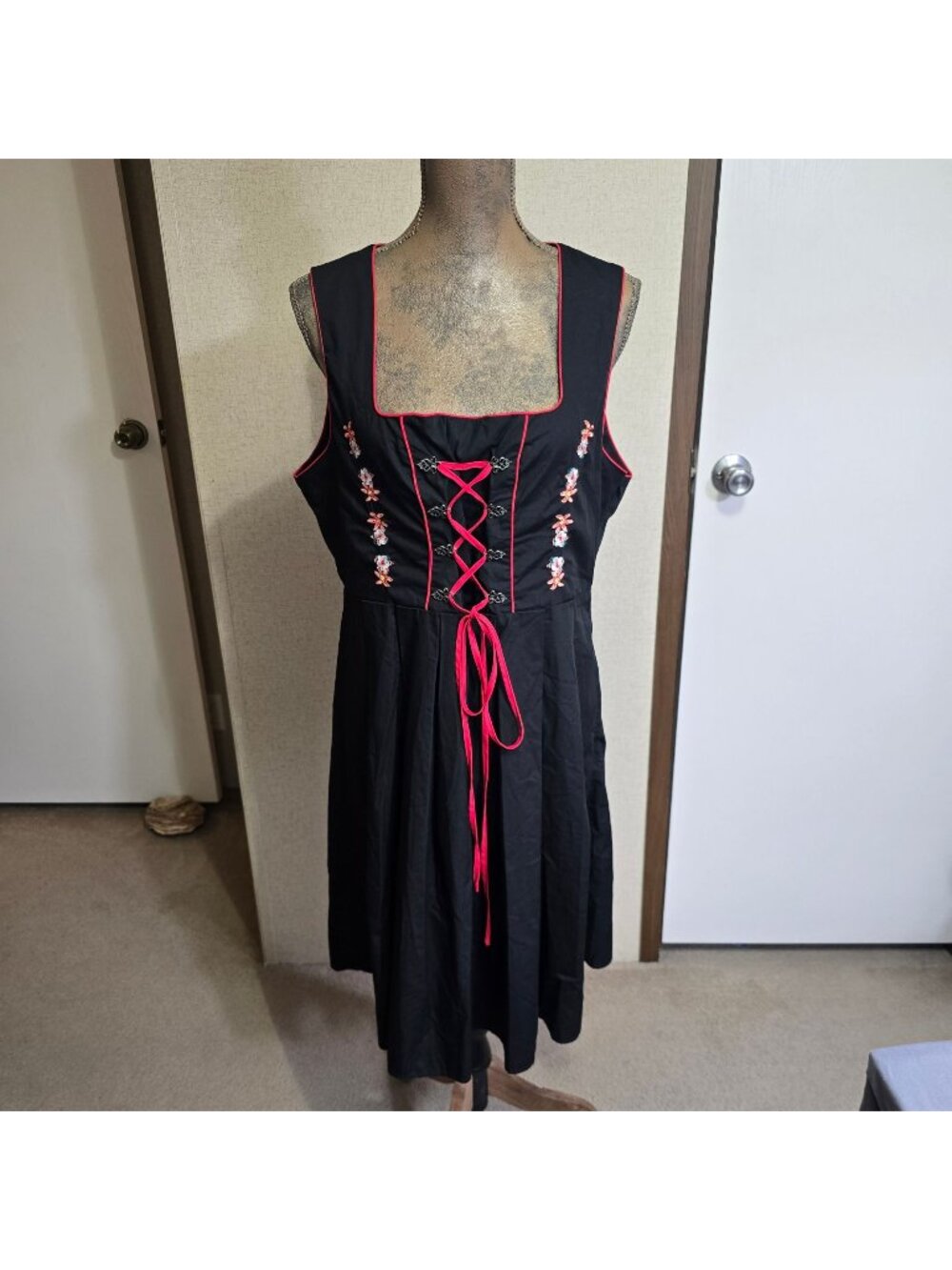 Jasambac L Sleeveless Midi Dress Black Embroidered Lace-Up Floral Ren Fest